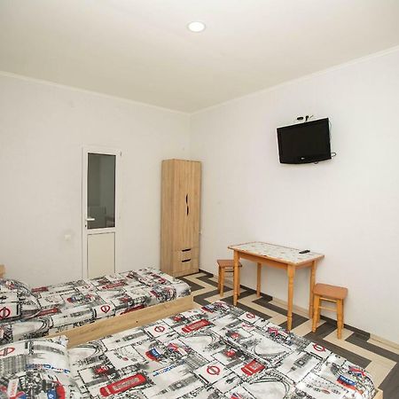 Amalia Hotel Zaliznyy Port Ngoại thất bức ảnh