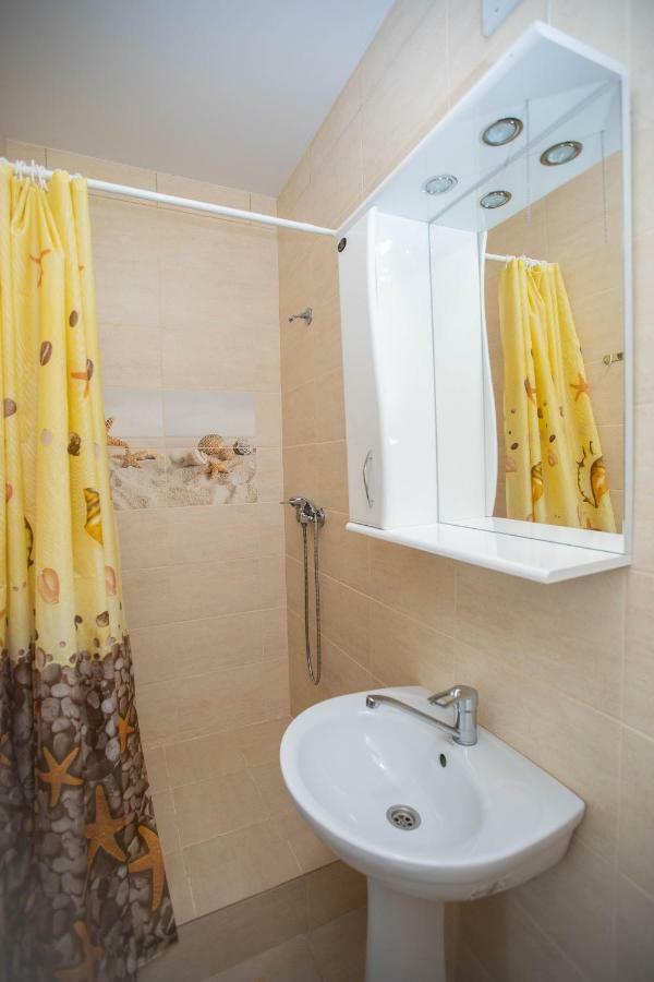 Amalia Hotel Zaliznyy Port Ngoại thất bức ảnh