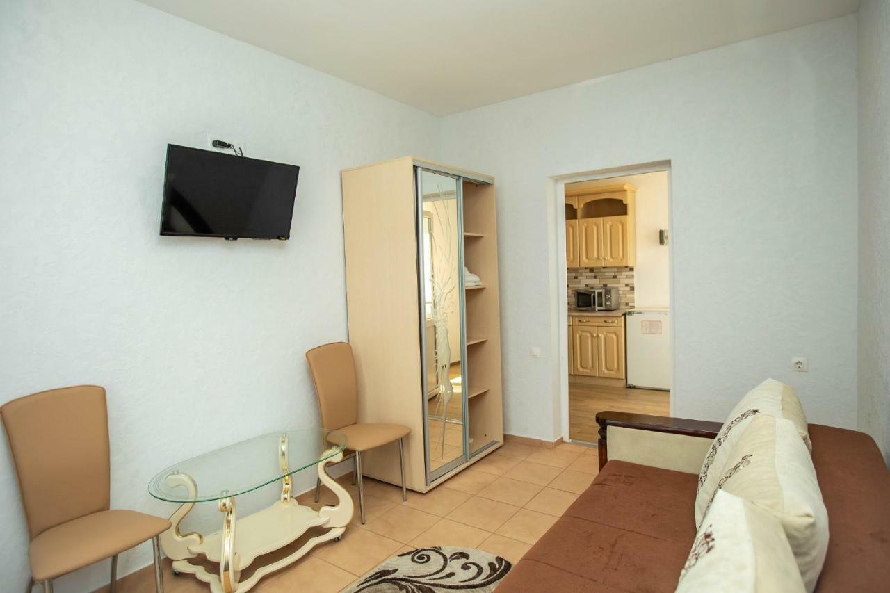 Amalia Hotel Zaliznyy Port Ngoại thất bức ảnh