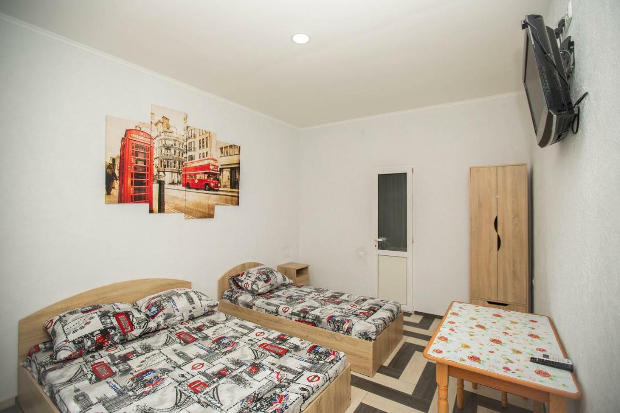 Amalia Hotel Zaliznyy Port Ngoại thất bức ảnh
