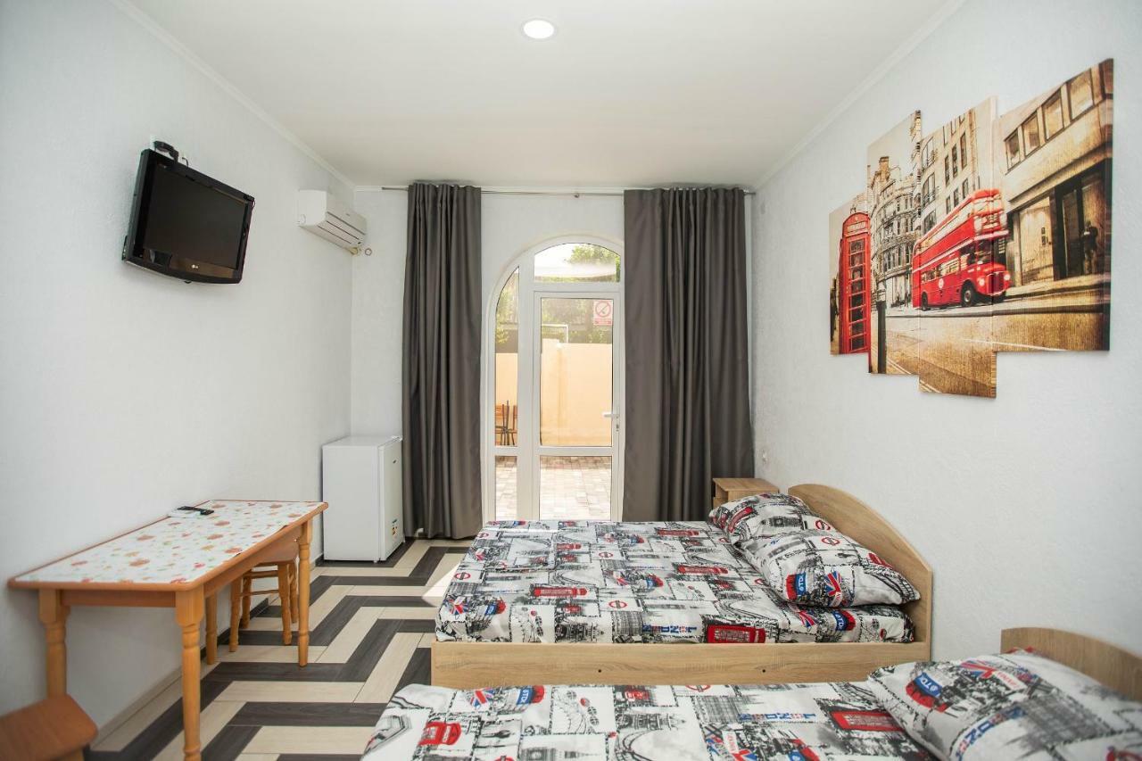 Amalia Hotel Zaliznyy Port Ngoại thất bức ảnh